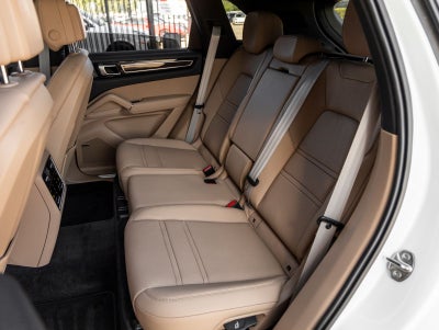 2023 Porsche Cayenne Cayenne Platinum Edition (MY23)