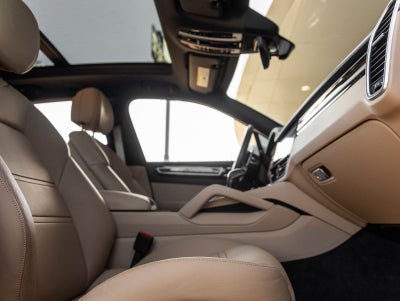 2023 Porsche Cayenne Cayenne Platinum Edition (MY23)