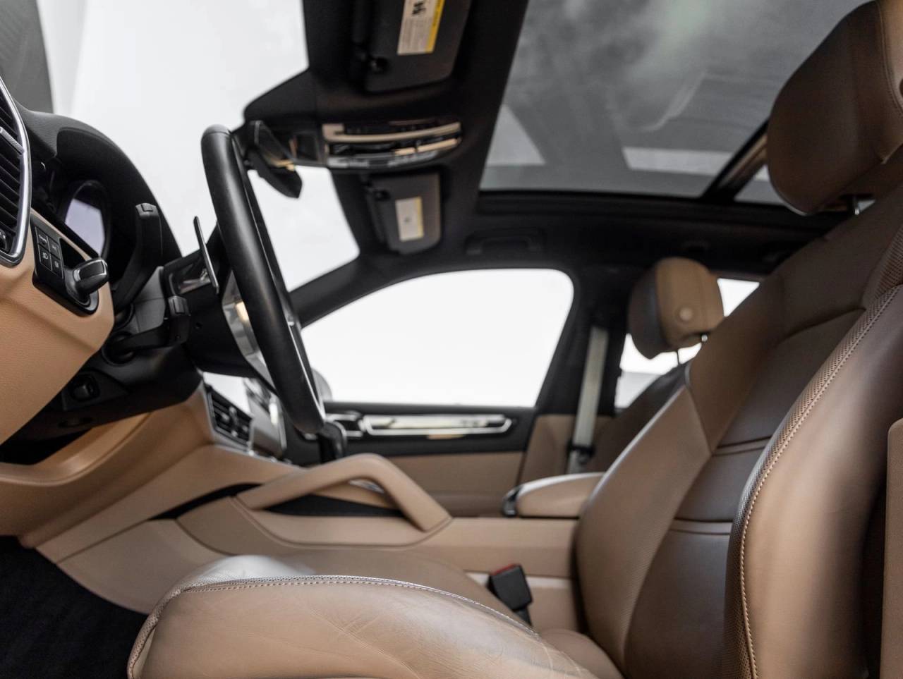 2023 Porsche Cayenne Cayenne Platinum Edition (MY23)