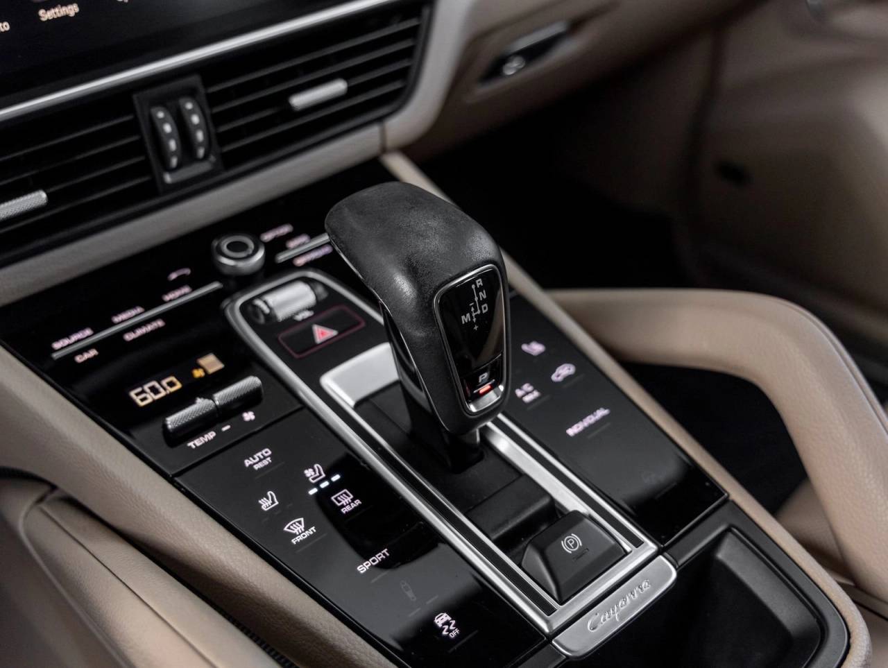 2023 Porsche Cayenne Cayenne Platinum Edition (MY23)
