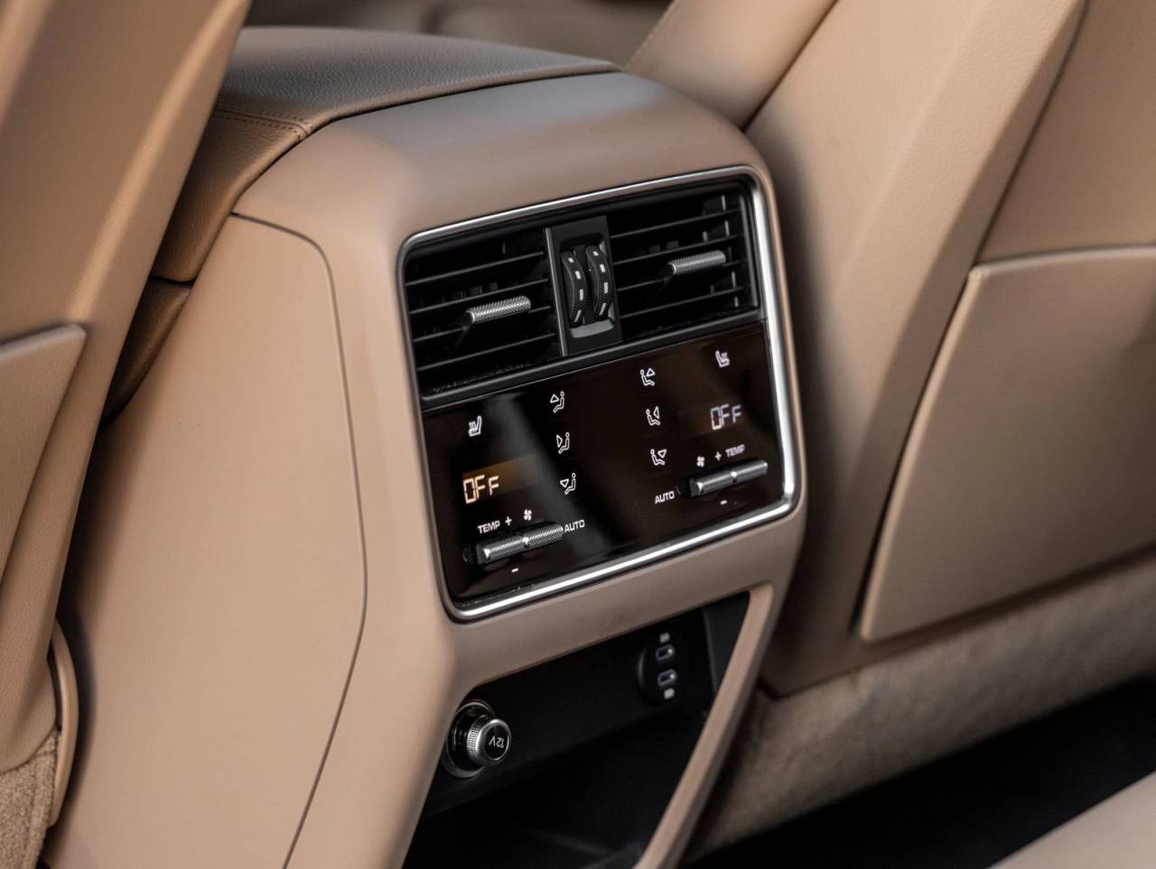 2023 Porsche Cayenne Cayenne Platinum Edition (MY23)