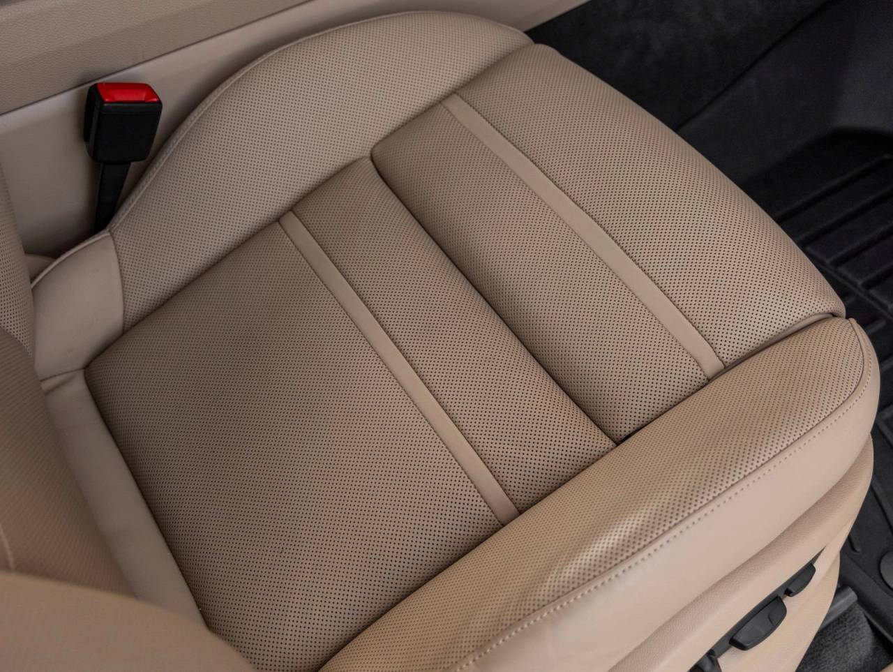2023 Porsche Cayenne Cayenne Platinum Edition (MY23)