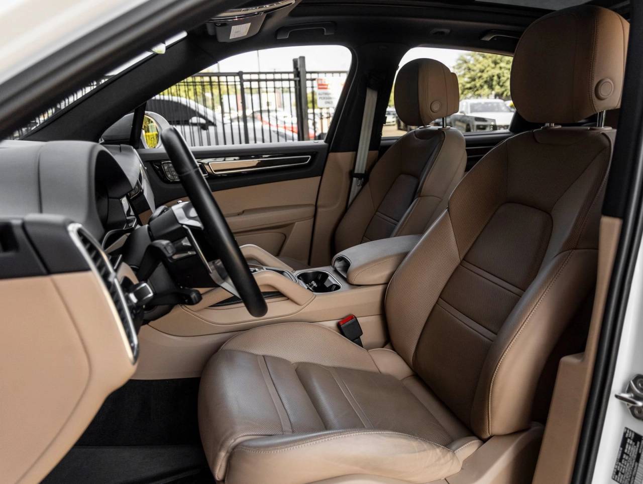 2023 Porsche Cayenne Cayenne Platinum Edition (MY23)