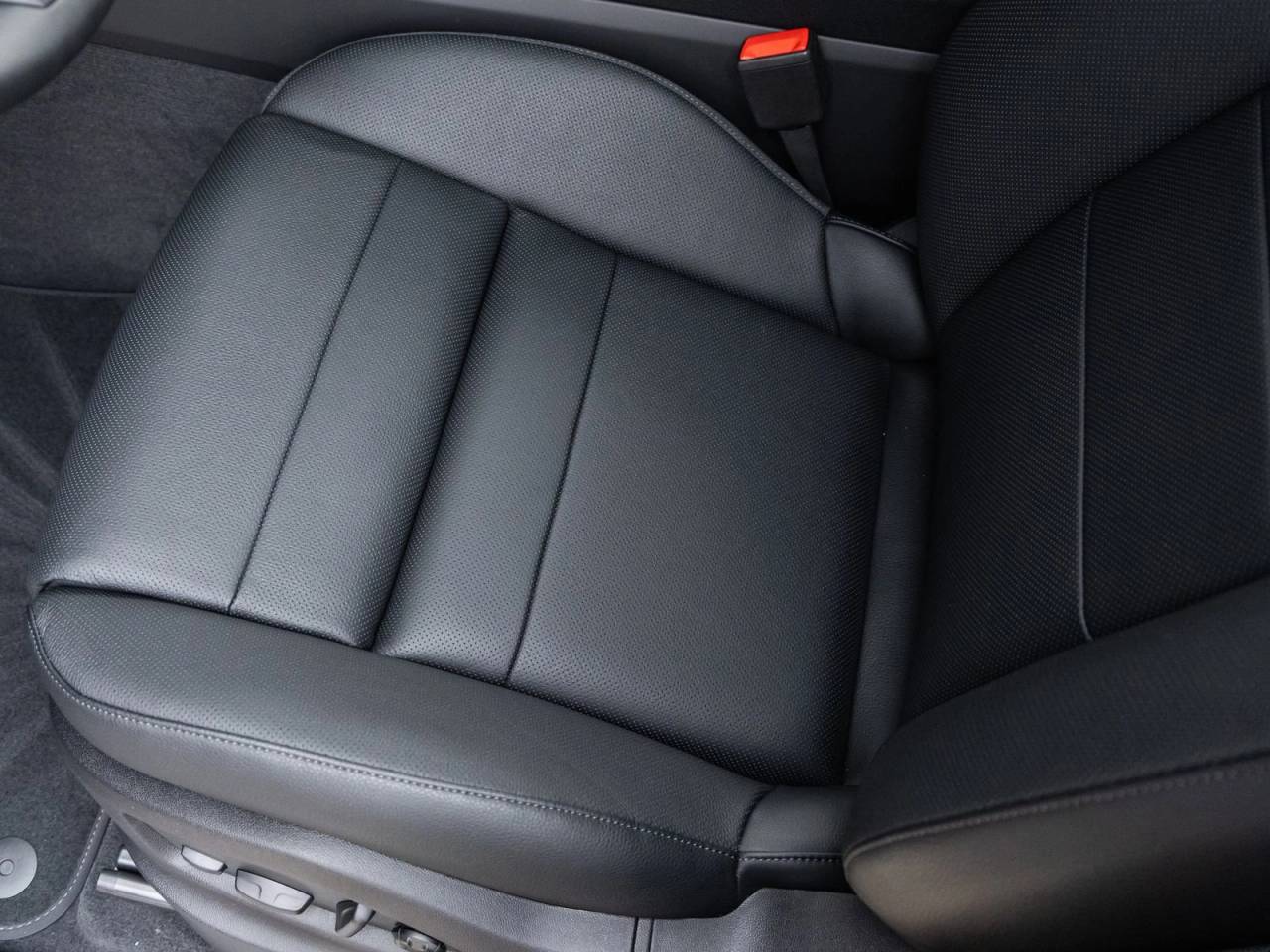 2026 Porsche Cayenne AWD