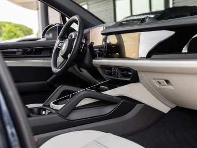 2026 Porsche Cayenne AWD