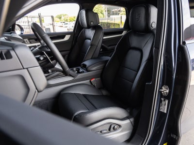 2026 Porsche Cayenne AWD