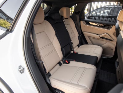 2026 Porsche Cayenne AWD