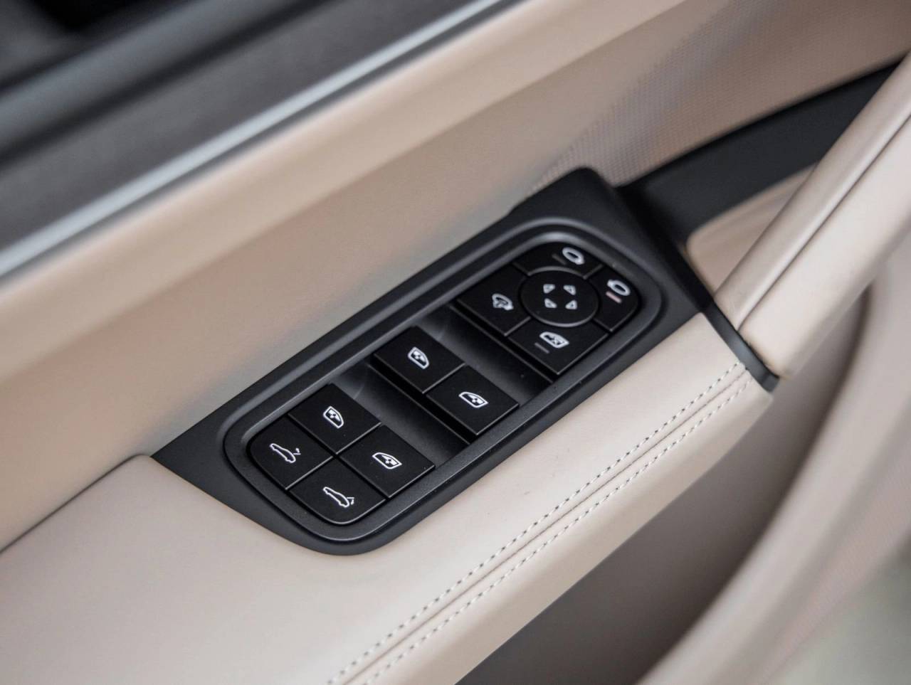 2026 Porsche Cayenne AWD