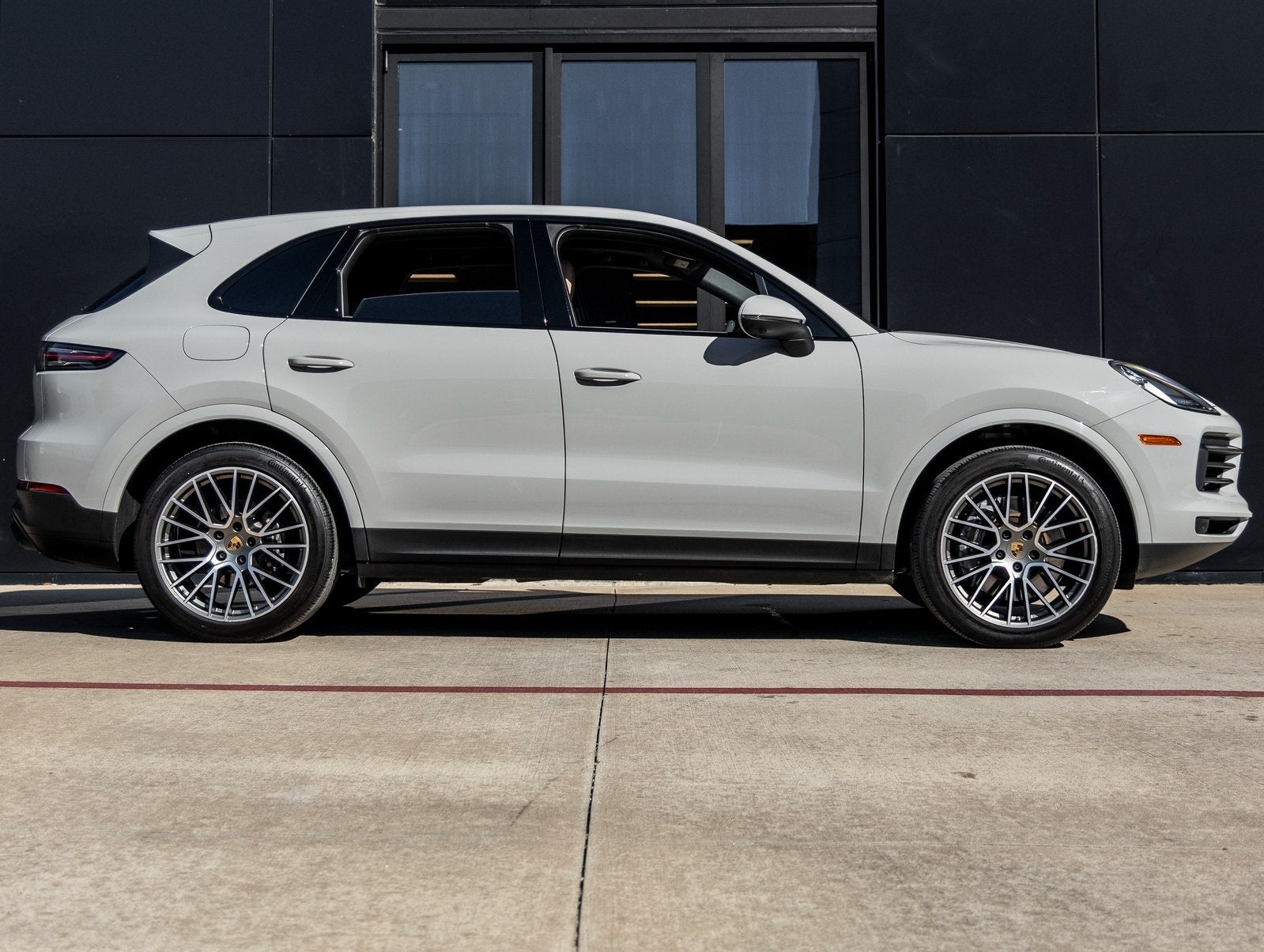 2023 Porsche Cayenne Cayenne Platinum Edition (MY23)