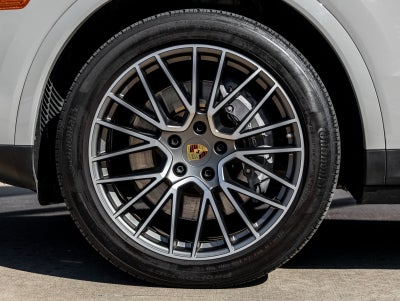 2023 Porsche Cayenne Cayenne Platinum Edition (MY23)