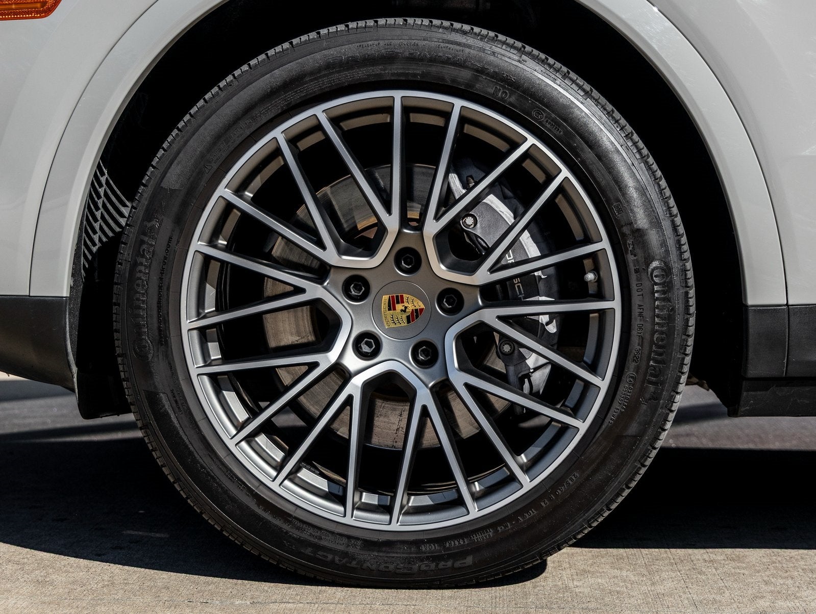 2023 Porsche Cayenne Cayenne Platinum Edition (MY23)