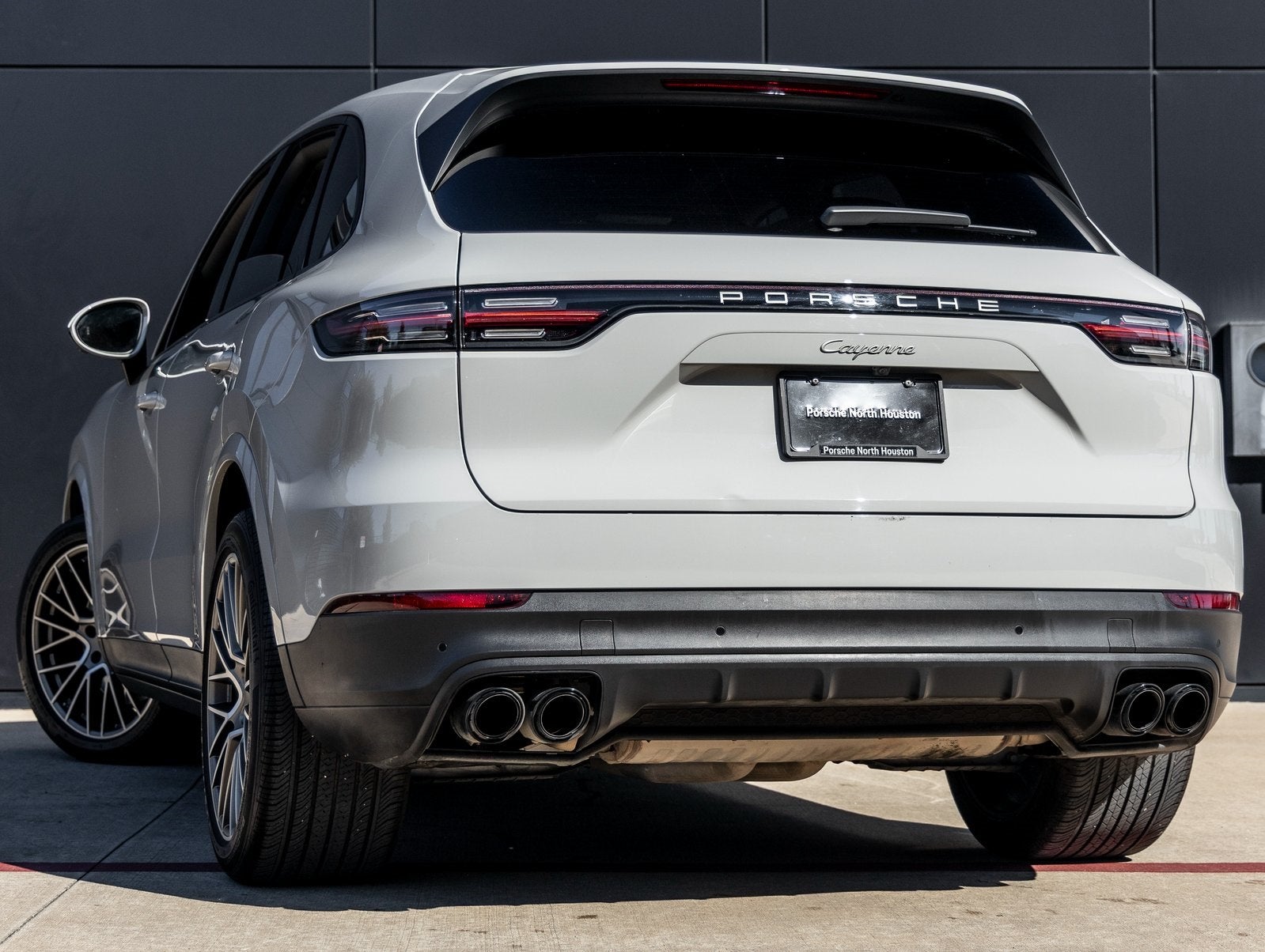 2023 Porsche Cayenne Cayenne Platinum Edition (MY23)