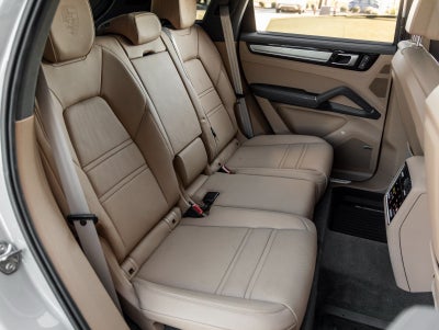 2023 Porsche Cayenne Cayenne Platinum Edition (MY23)