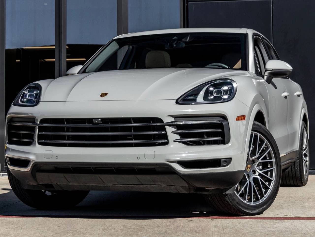 2023 Porsche Cayenne Cayenne Platinum Edition (MY23)