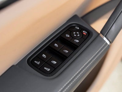 2023 Porsche Cayenne Cayenne Platinum Edition (MY23)