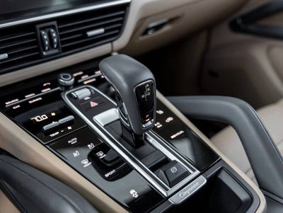 2023 Porsche Cayenne Cayenne Platinum Edition (MY23)