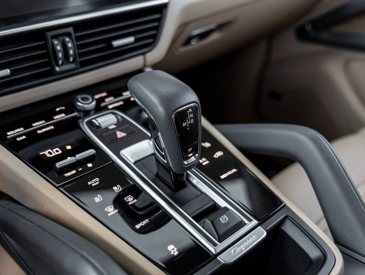 2023 Porsche Cayenne Cayenne Platinum Edition (MY23)