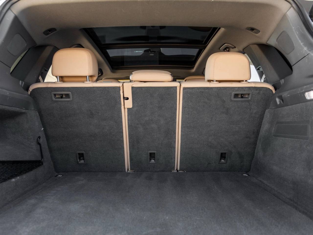 2023 Porsche Cayenne Cayenne Platinum Edition (MY23)