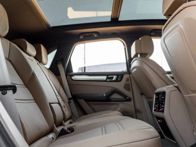 2023 Porsche Cayenne Cayenne Platinum Edition (MY23)