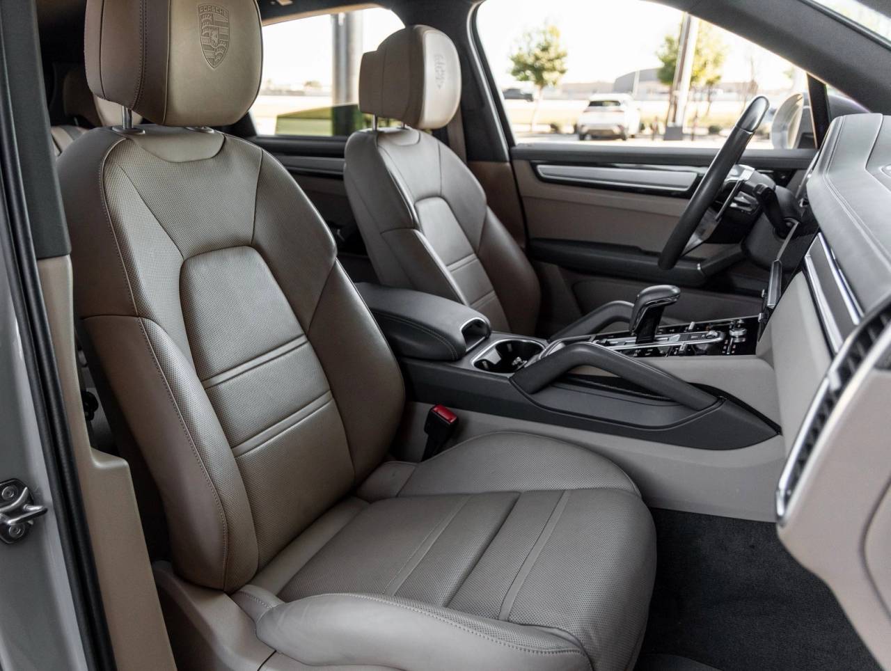 2023 Porsche Cayenne Cayenne Platinum Edition (MY23)