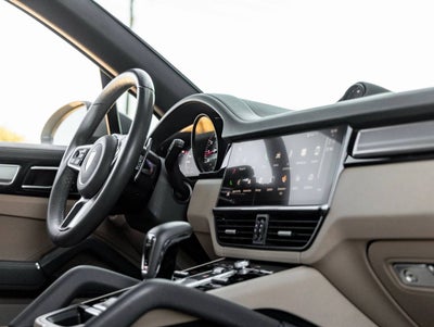 2023 Porsche Cayenne Cayenne Platinum Edition (MY23)