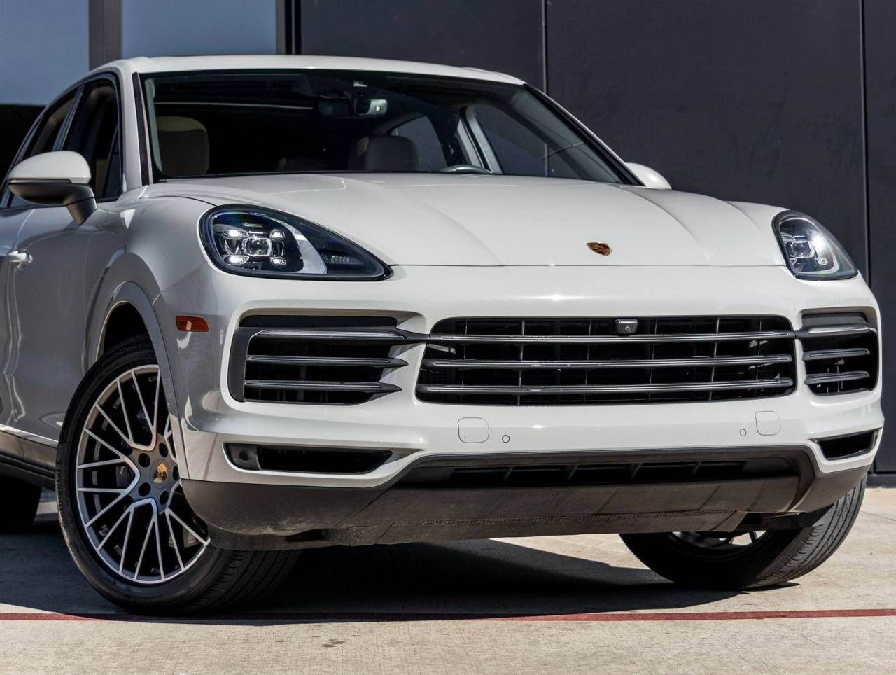 2023 Porsche Cayenne Cayenne Platinum Edition (MY23)
