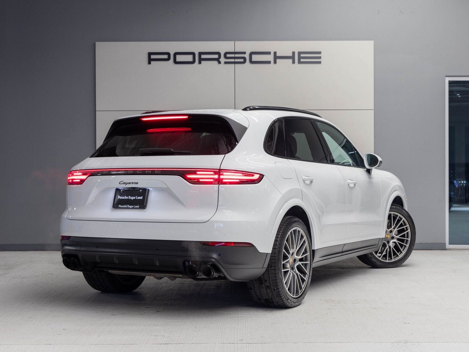 2023 Porsche Cayenne Platinum Edition
