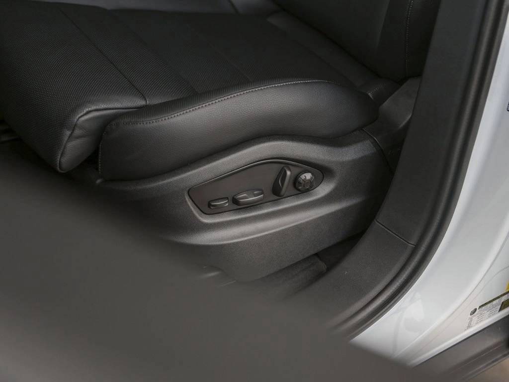 2025 Porsche Cayenne AWD