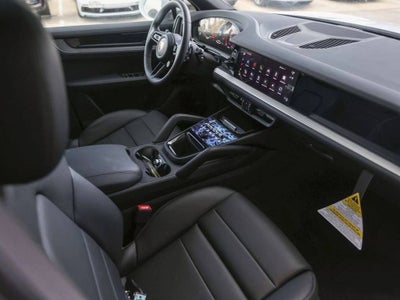 2025 Porsche Cayenne AWD