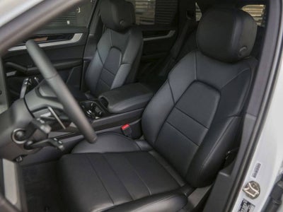 2025 Porsche Cayenne AWD