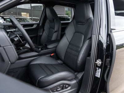 2026 Porsche Cayenne AWD