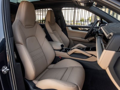 2026 Porsche Cayenne AWD