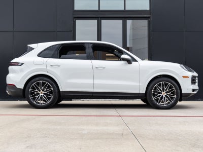 2025 Porsche Cayenne AWD