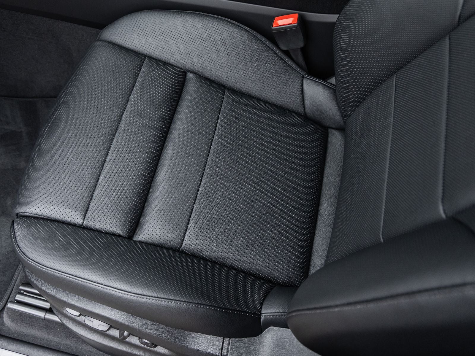 2025 Porsche Cayenne AWD