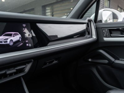 2025 Porsche Cayenne AWD
