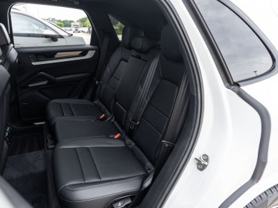 2025 Porsche Cayenne AWD