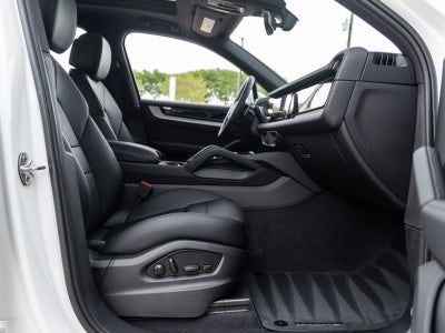 2025 Porsche Cayenne AWD