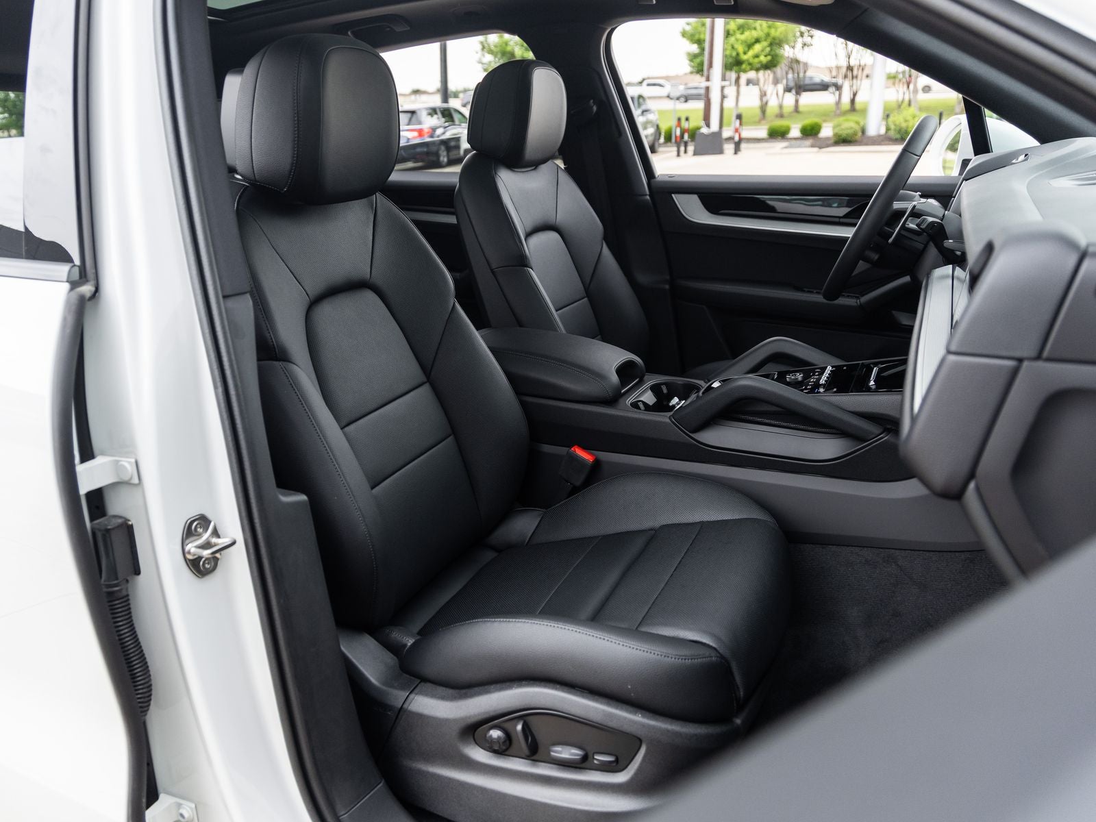 2025 Porsche Cayenne AWD