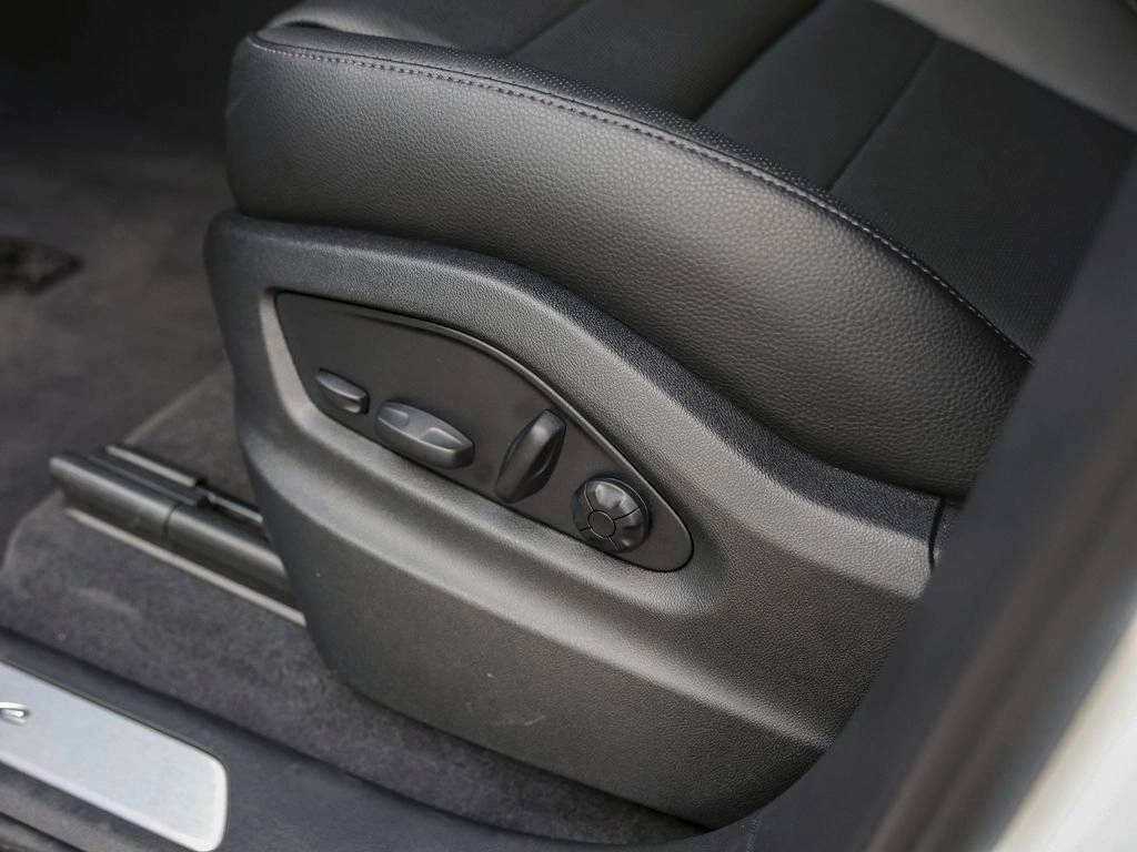 2025 Porsche Cayenne AWD