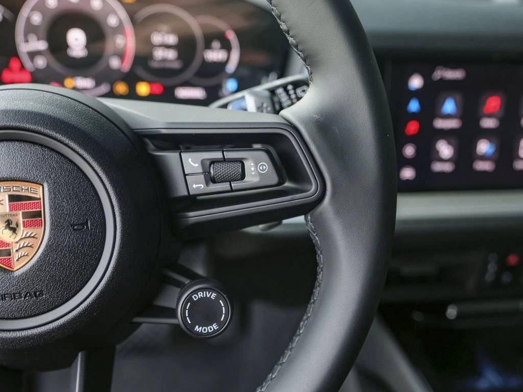 2025 Porsche Cayenne AWD