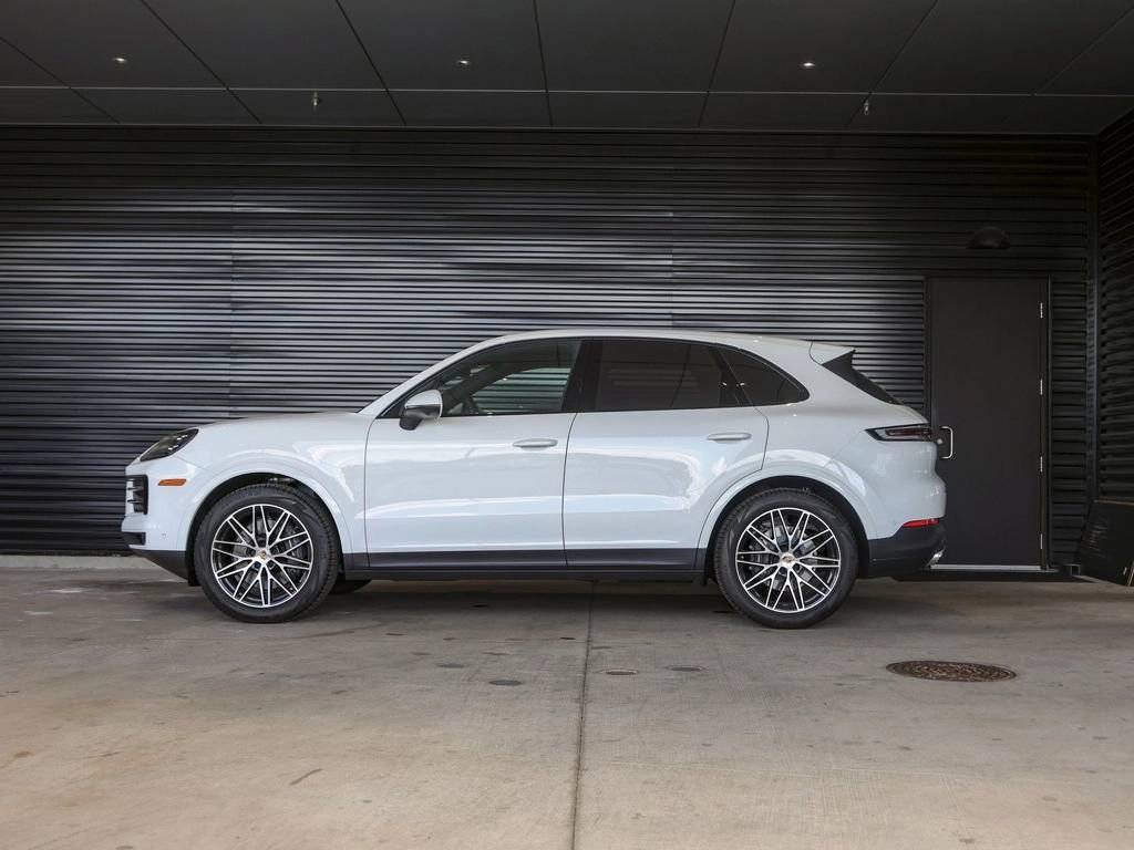 2025 Porsche Cayenne AWD