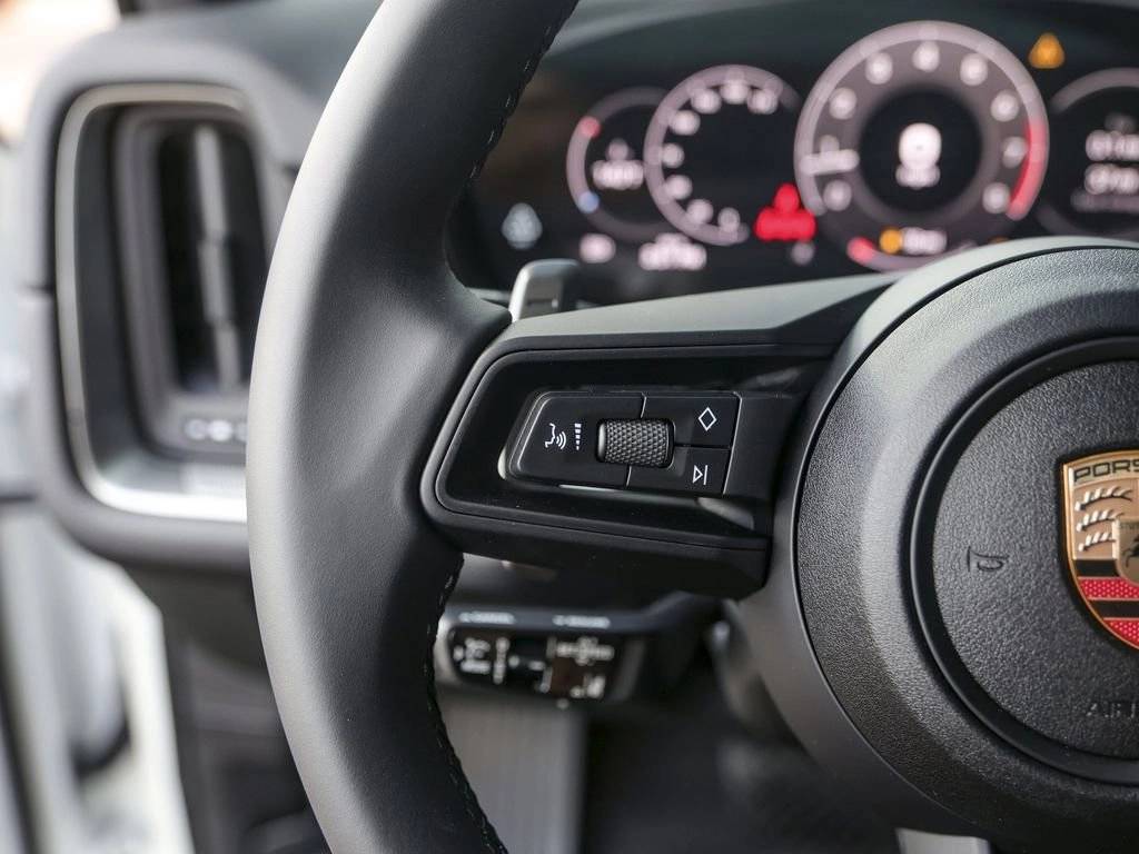 2025 Porsche Cayenne AWD