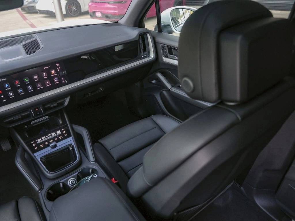 2025 Porsche Cayenne AWD