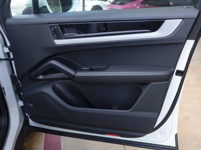 2025 Porsche Cayenne AWD