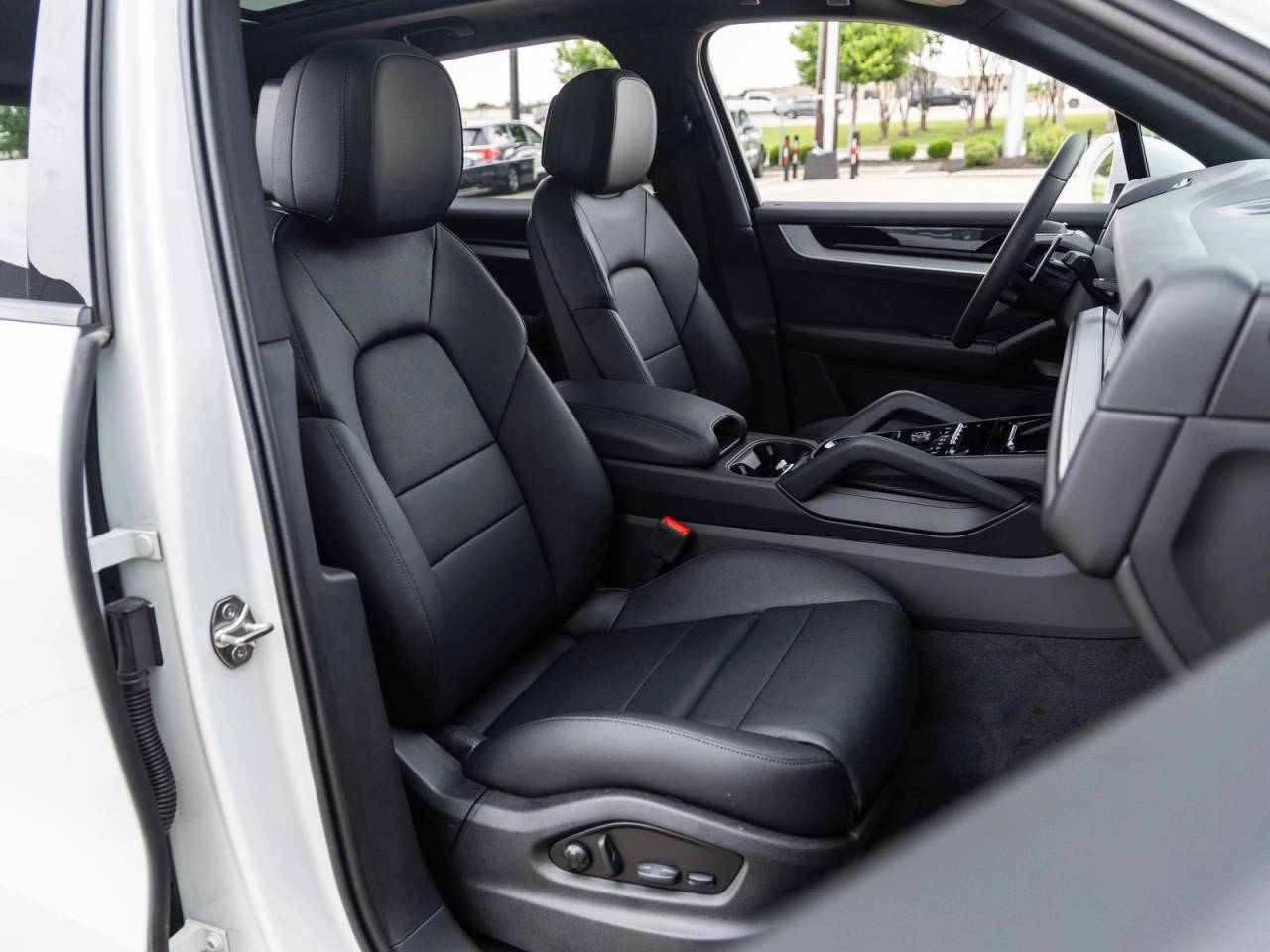2025 Porsche Cayenne AWD