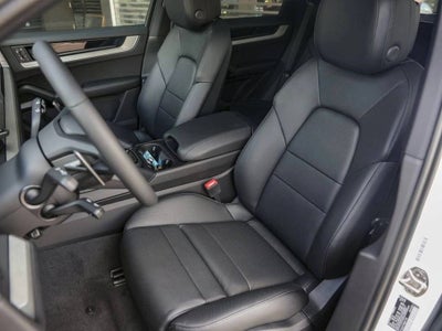 2025 Porsche Cayenne AWD