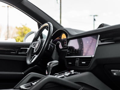 2023 Porsche Cayenne Base