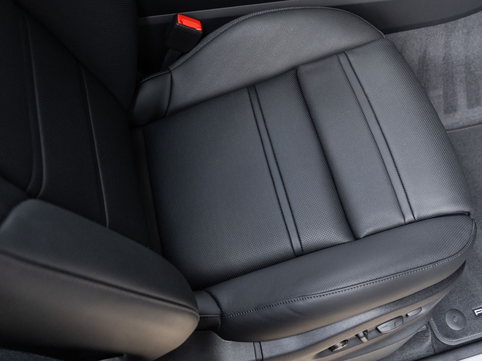2026 Porsche Cayenne AWD