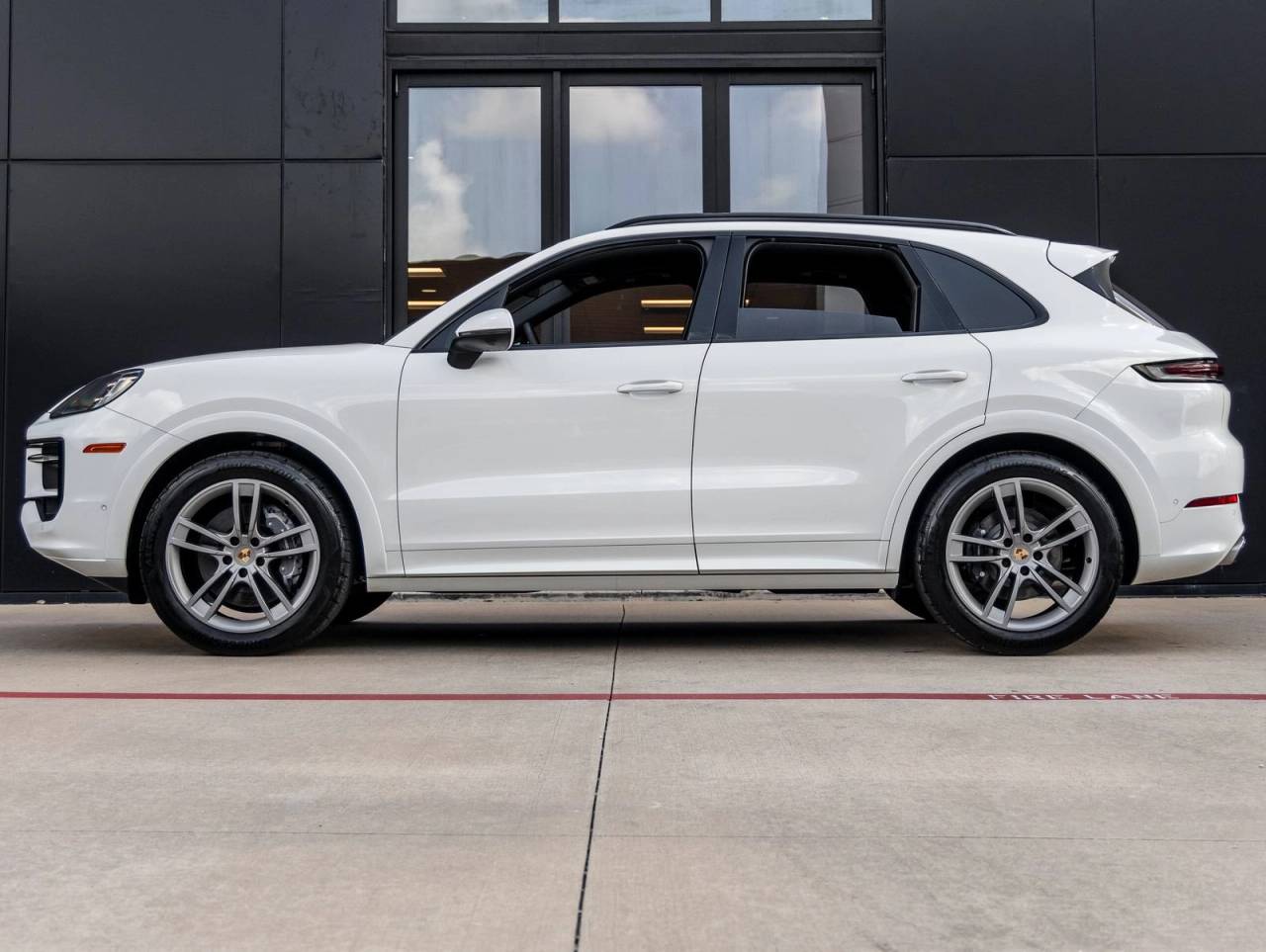 2025 Porsche Cayenne Base