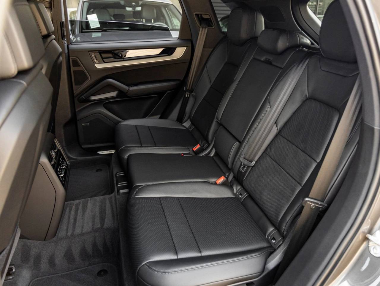 2026 Porsche Cayenne AWD